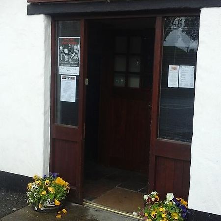 Long Acre Lodge Карлингфорд Екстериор снимка