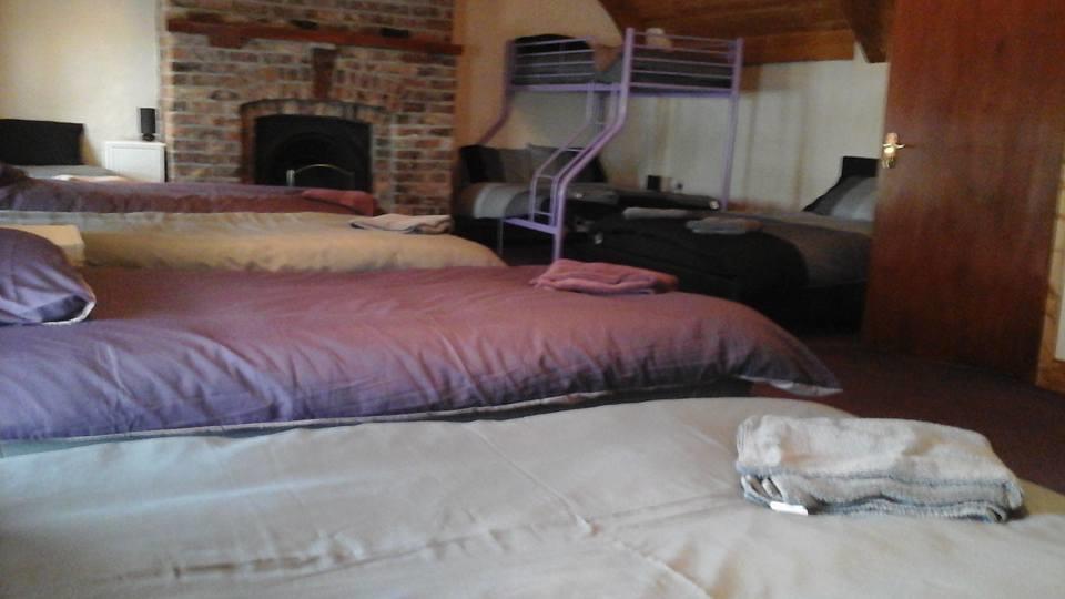 Long Acre Lodge Карлингфорд Екстериор снимка
